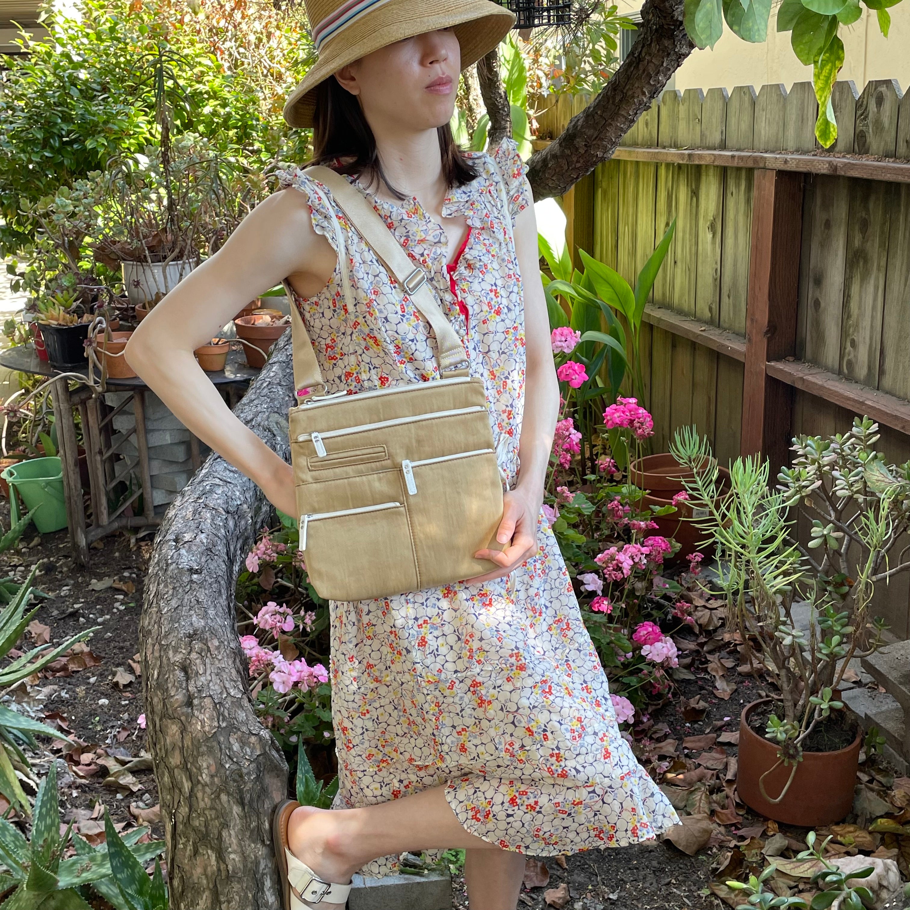 NICO - Rattan x White | Multi-Pocket Shoulder Bag | Small