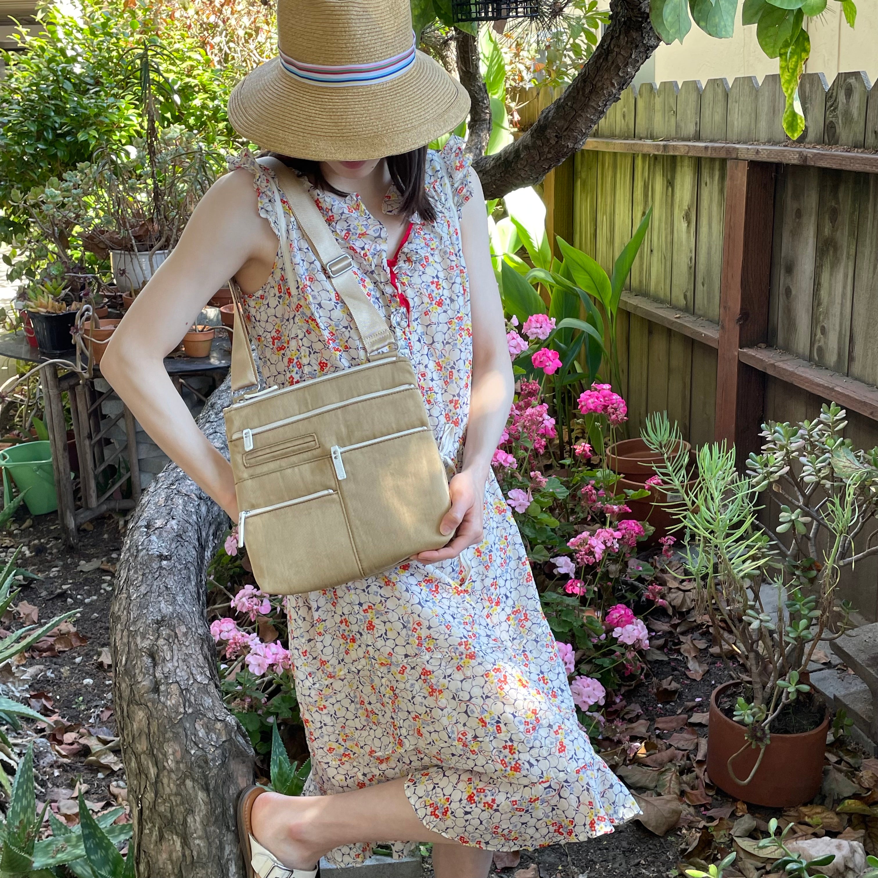 NICO - Rattan x White | Multi-Pocket Shoulder Bag | Small