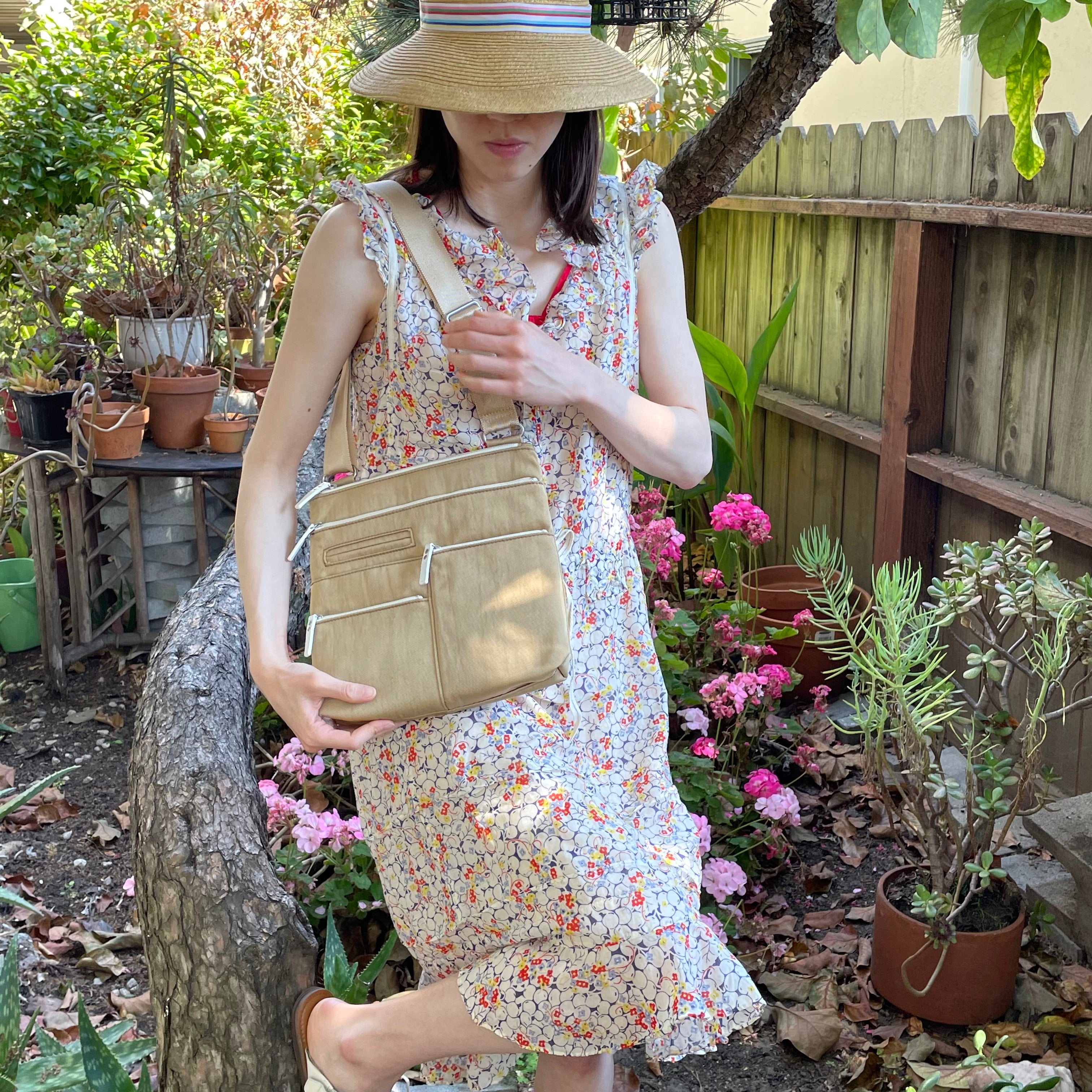 NICO - Rattan x White | Multi-Pocket Shoulder Bag | Small