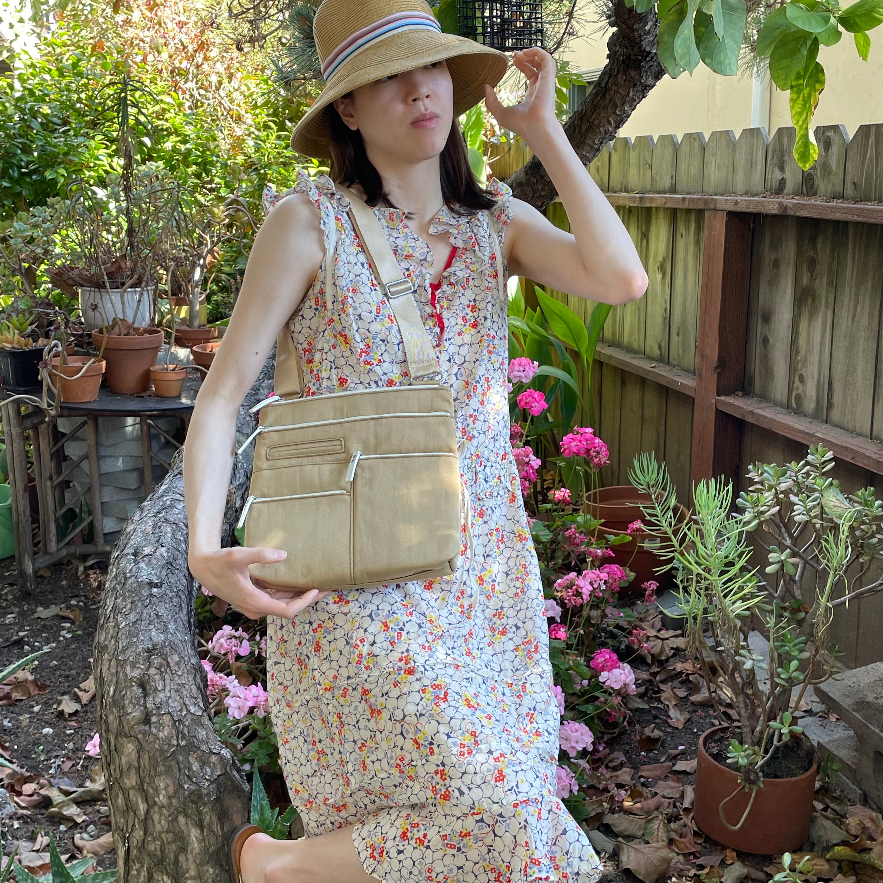 NICO - Rattan x White | Multi-Pocket Shoulder Bag | Small