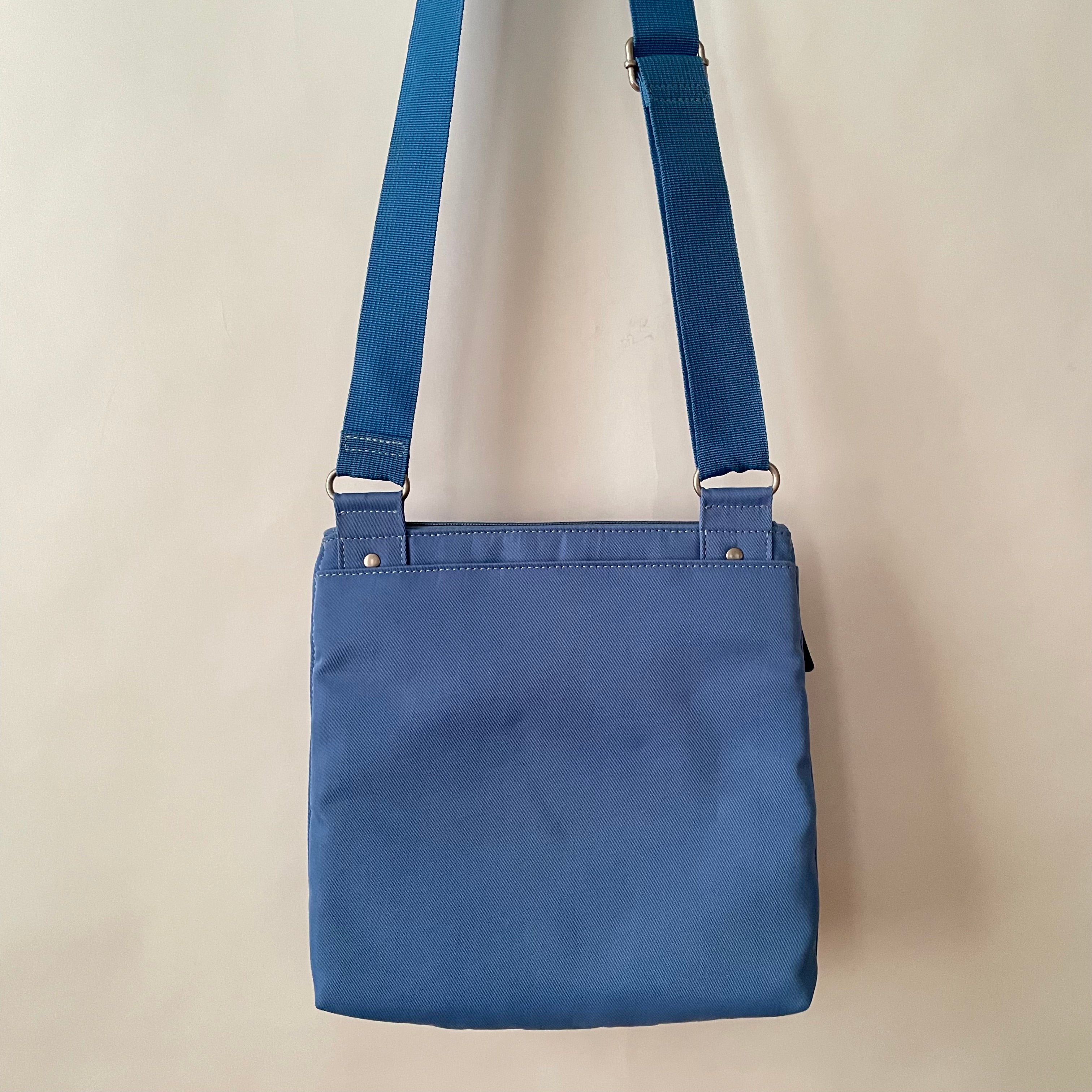 NICO - Coastal Blue x Blue | Multi-Pocket Shoulder Bag | Small