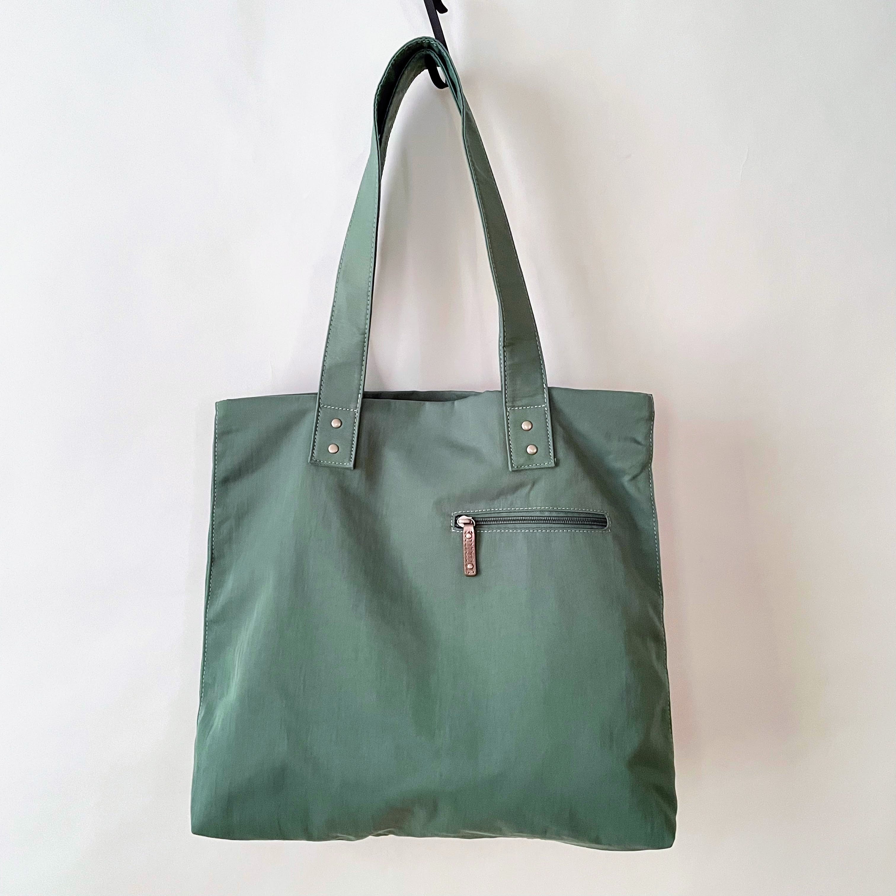CEILA - B | Medium Nylon Tote | No inner lining, with calligraphy print | Seafoam