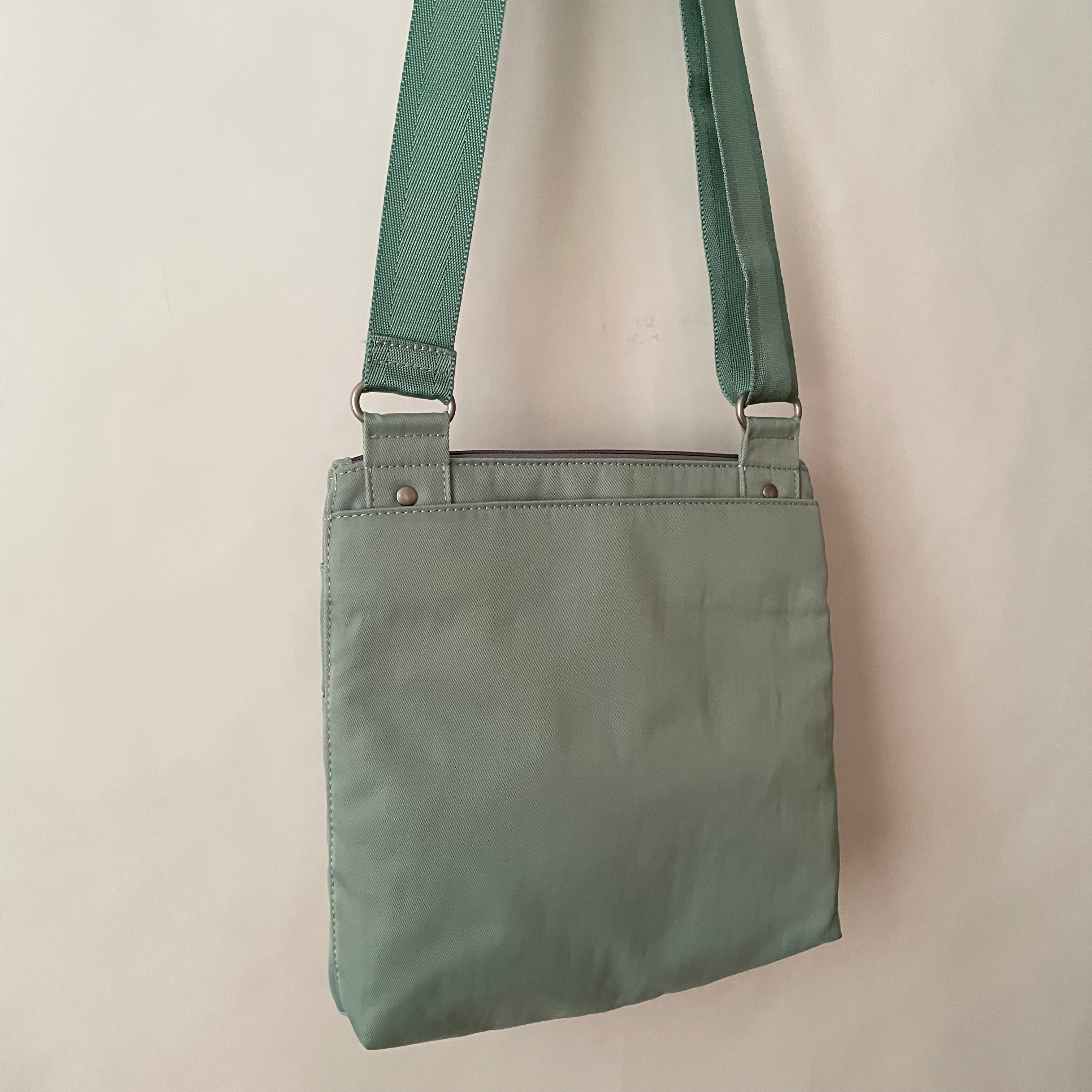 NICO - Light Seafoam x Grey | Multi-Pocket Shoulder Bag | Small