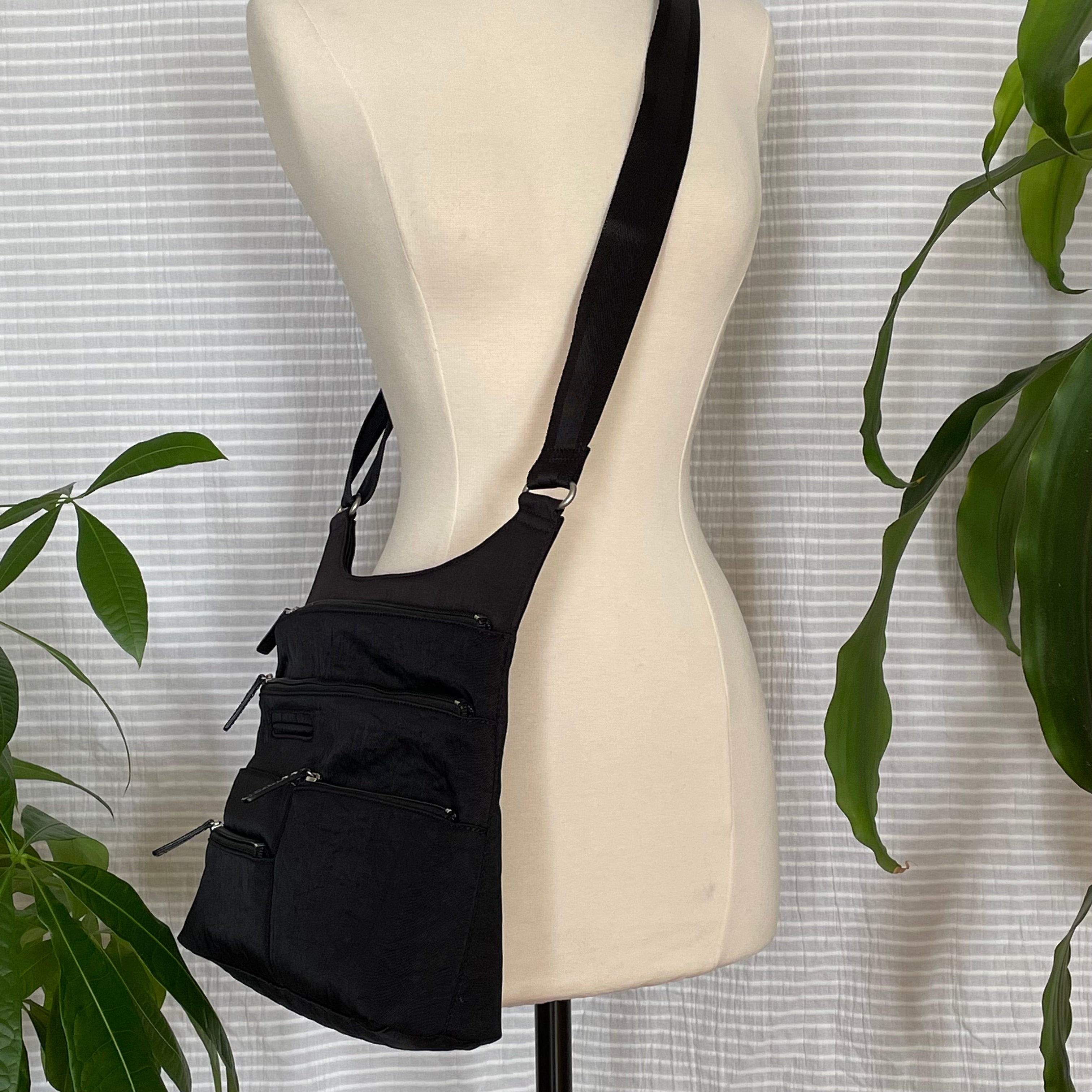 TEELA - Black | Multi-Pocket Shoulder Bag | Medium – Highway TEELA - Black | Multi-Pocket Shoulder Bag | Medium – Highway