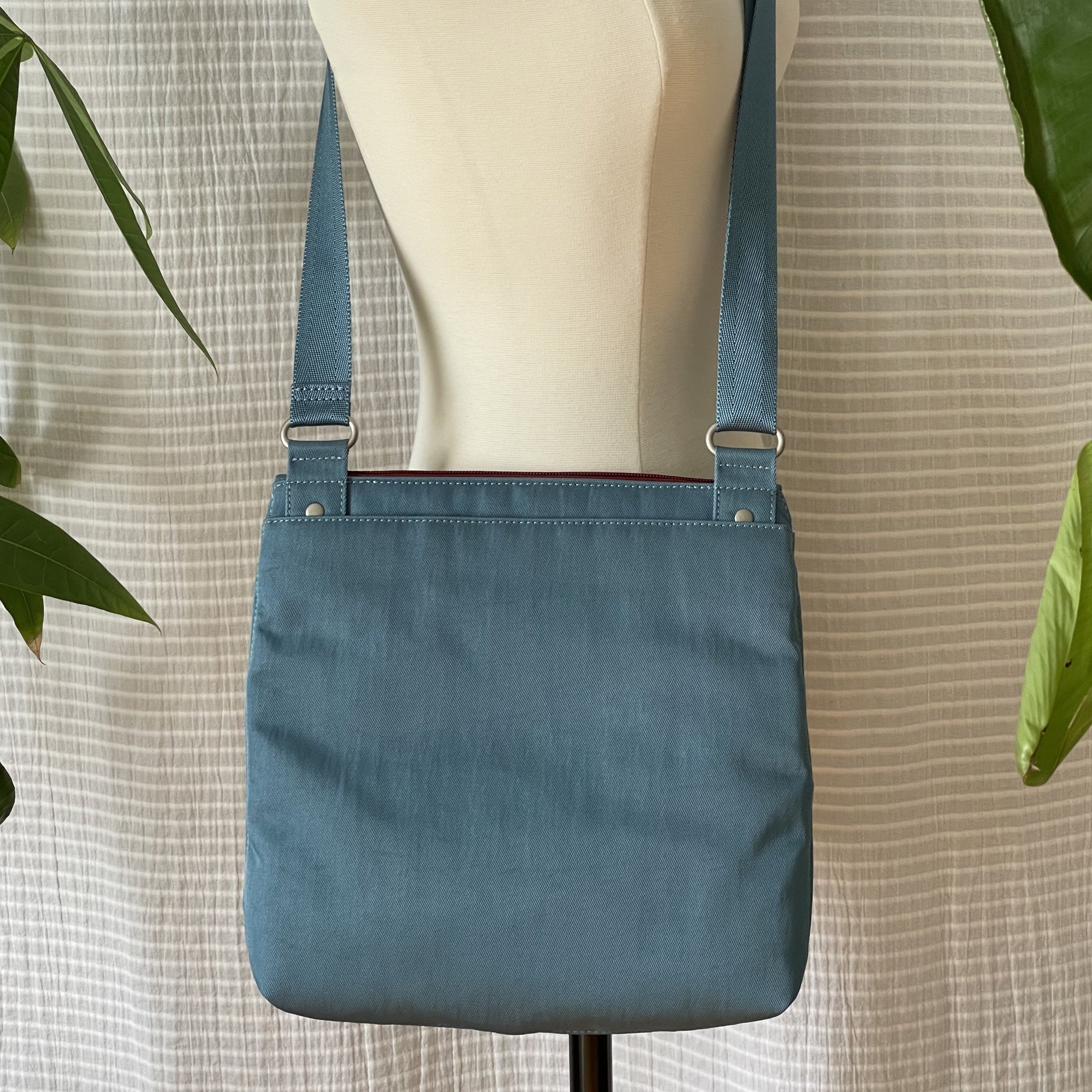 NICO - Blue Jay/Red, Multi-Pocket Shoulder Bag
